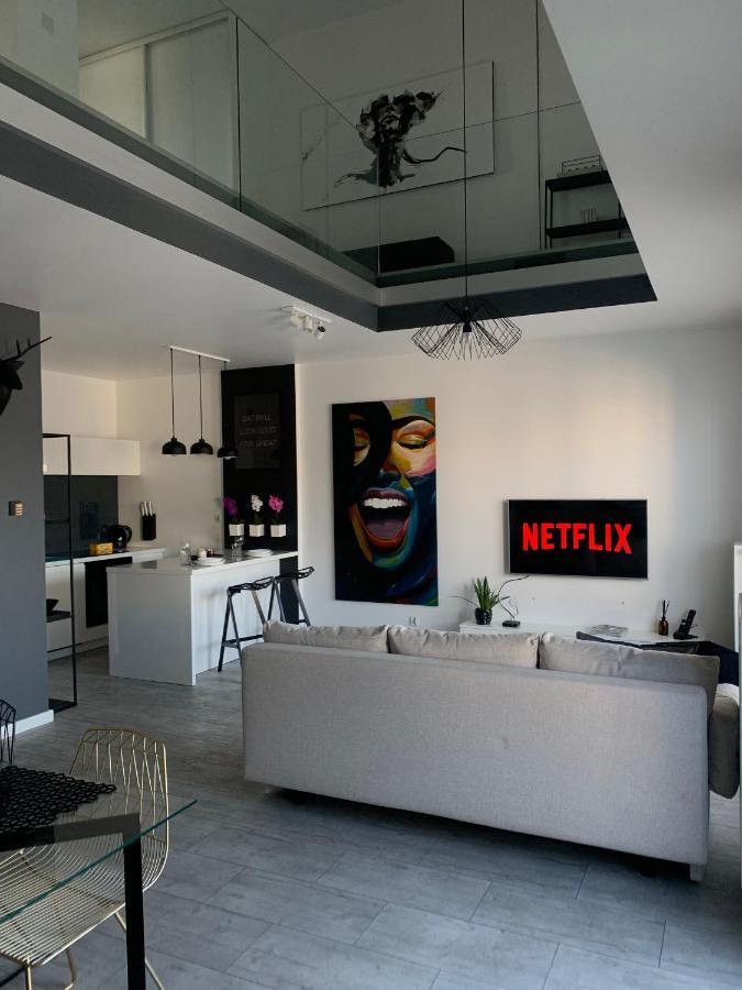 Апартаменты Two-Levels Penthouse With A Garden In The City Center Лодзь Экстерьер фото
